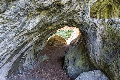 Höhle im Quakenschloss