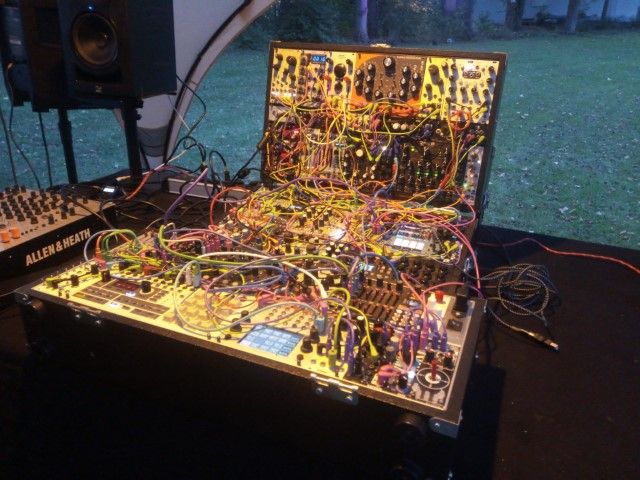 Illustratio Synthesizer
